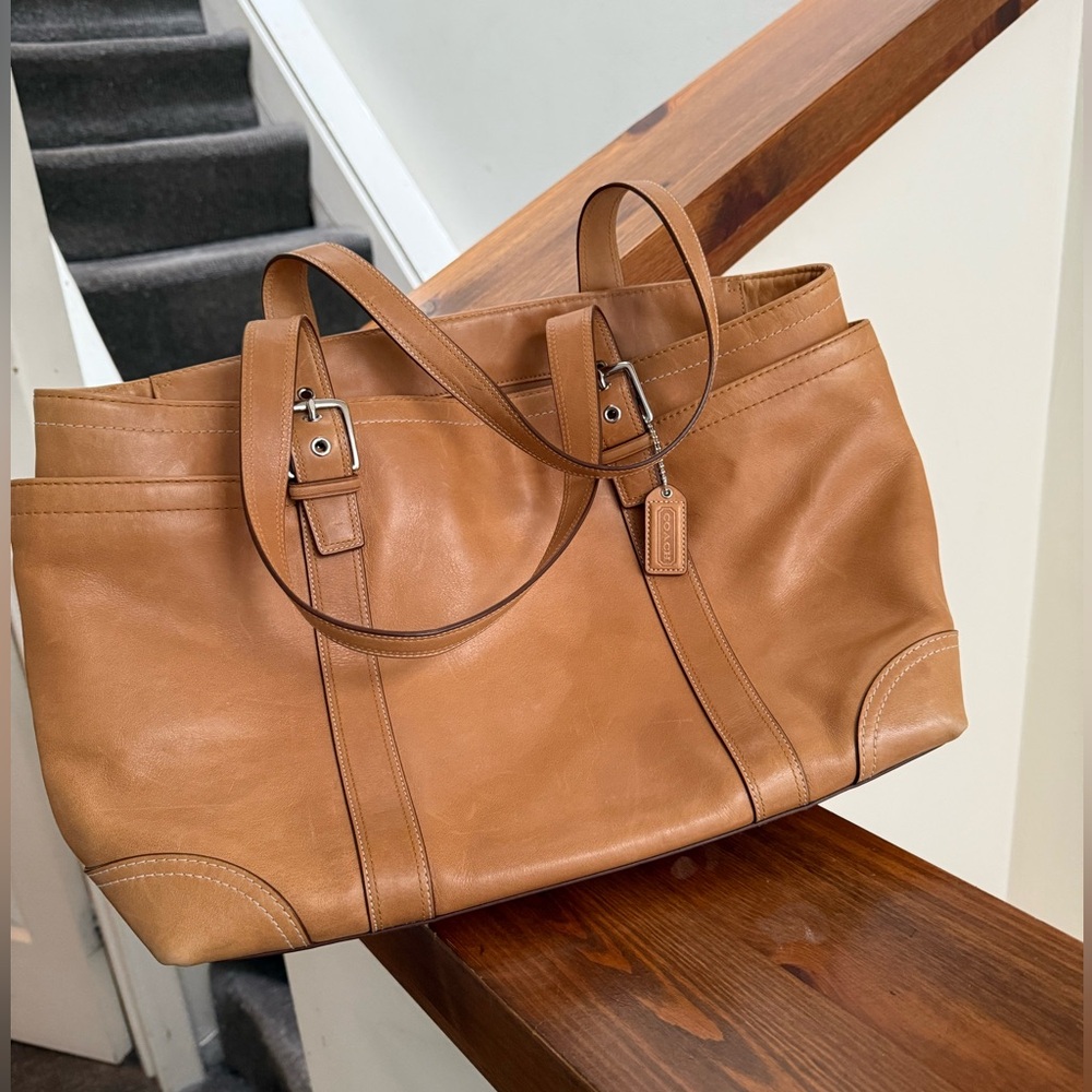 Tan Vintage COACH Large Tote Leather Bag (No. J0682 F10288)